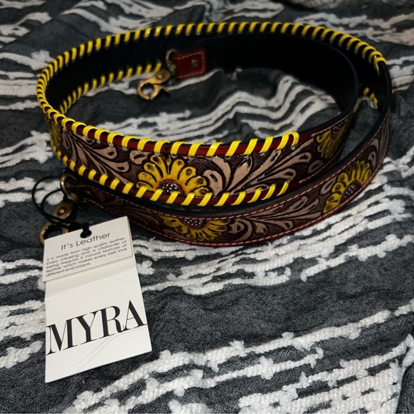 NWT - Picture 2 of 2